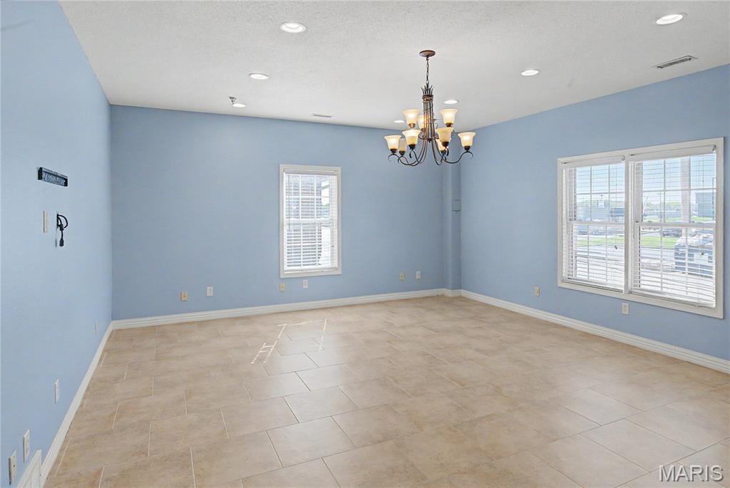 2441 Myra Drive Property Photo 12