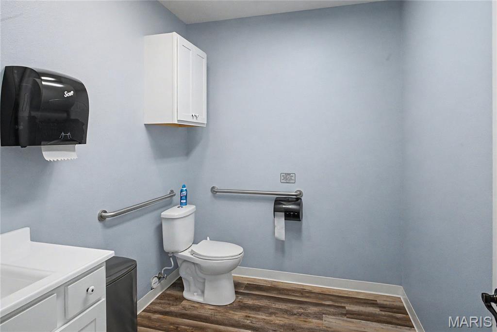 2441 Myra Drive Property Photo 13