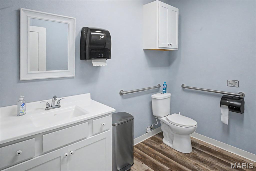 2441 Myra Drive Property Photo 14