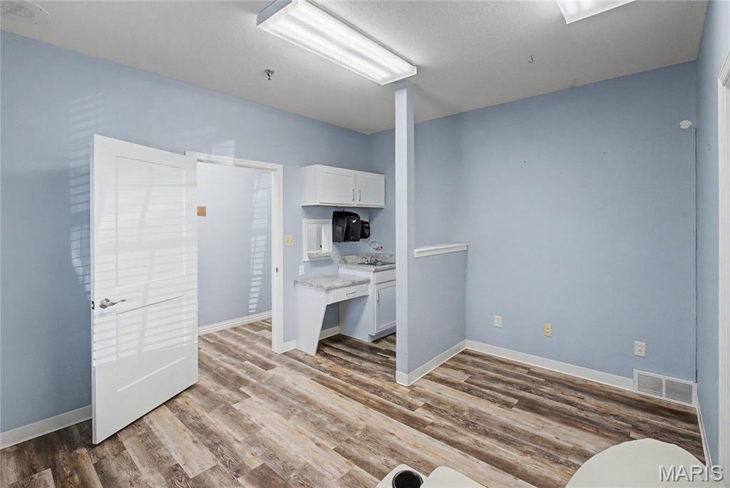 2441 Myra Drive Property Photo 16