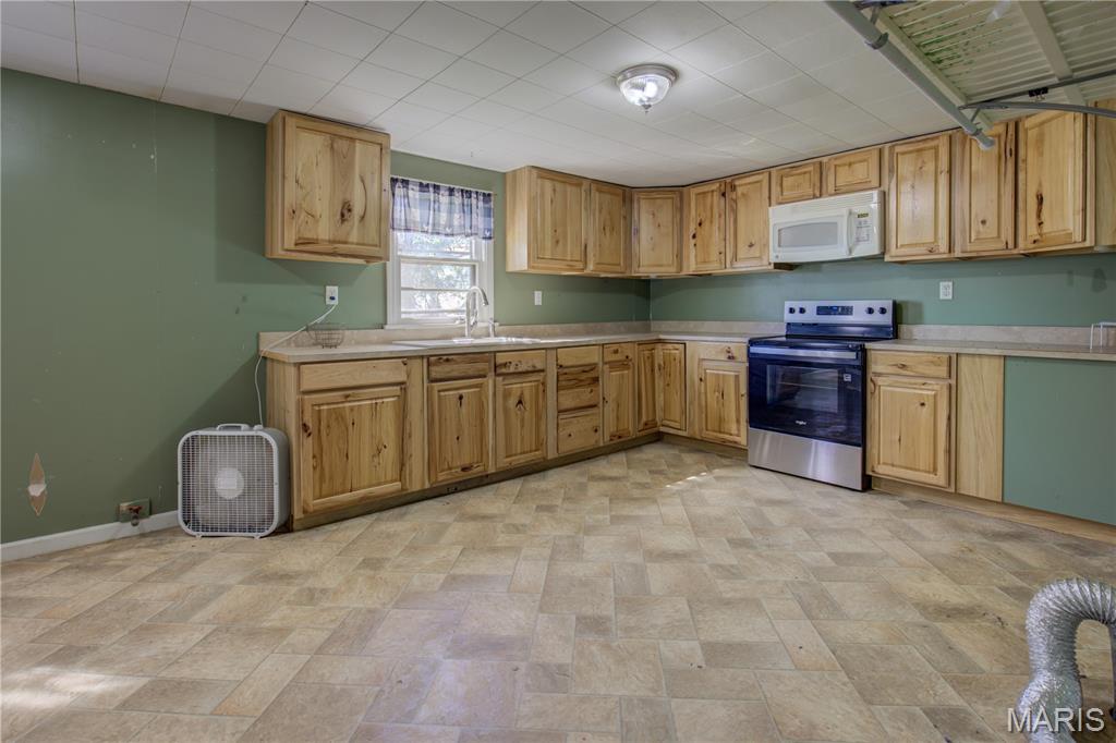 302 Marshall Property Photo 3