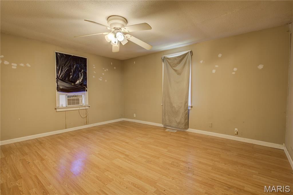 302 Marshall Property Photo 12