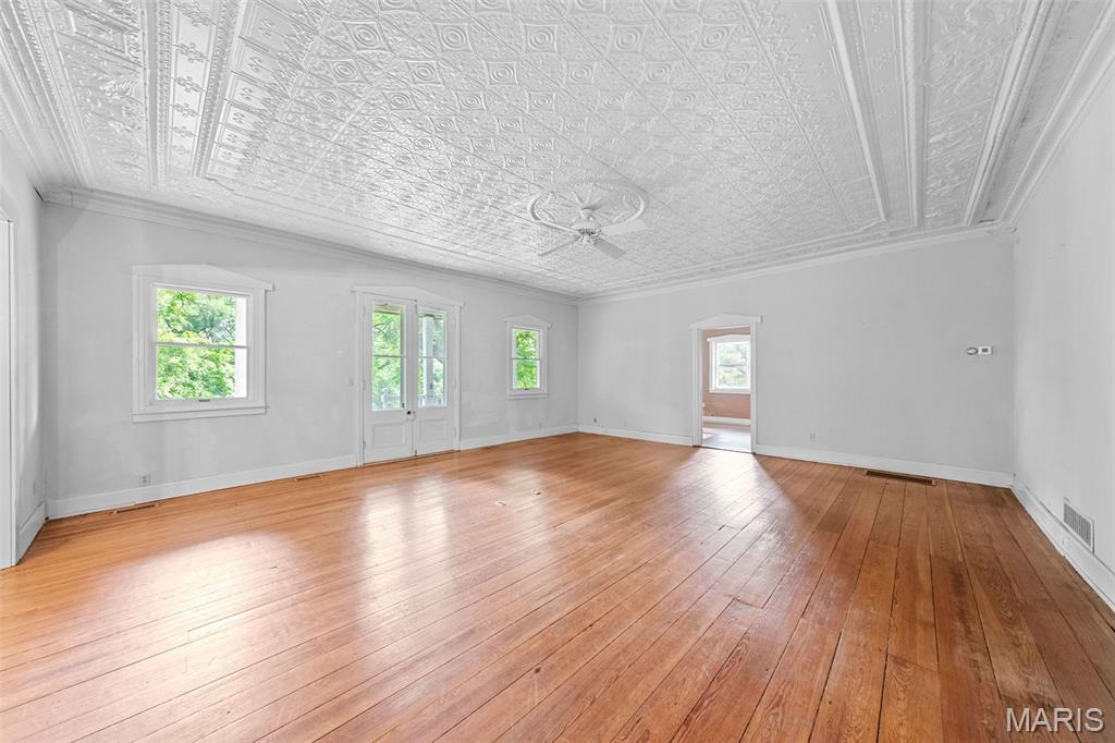 205 E 8th Street Property Photo 22
