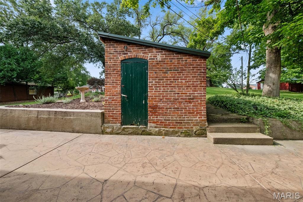 205 E 8th Street Property Photo 49