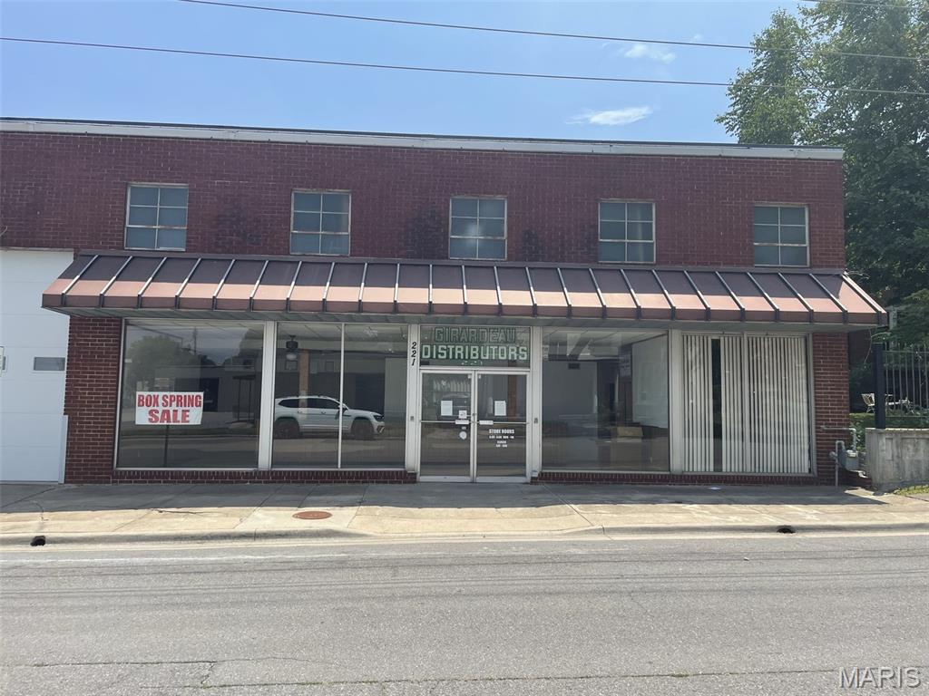 211 Merriwether Street Property Photo 1