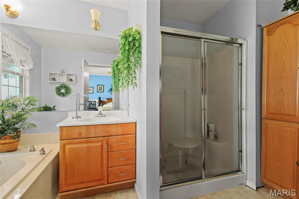 8 Knoll Ridge Court Property Photo 7