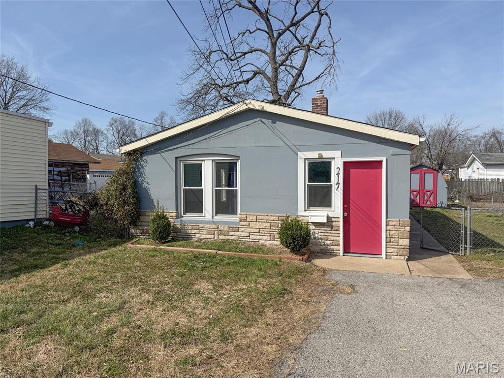 217 W Arlee Avenue Property Photo 1