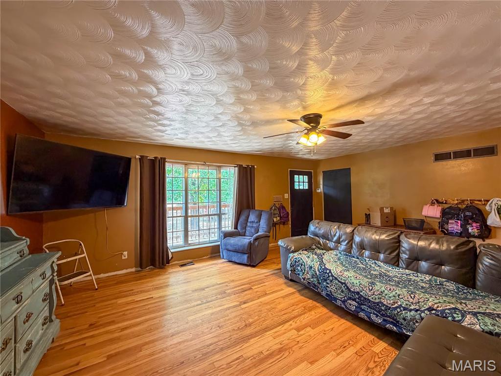 5644 State Road B Property Photo 9