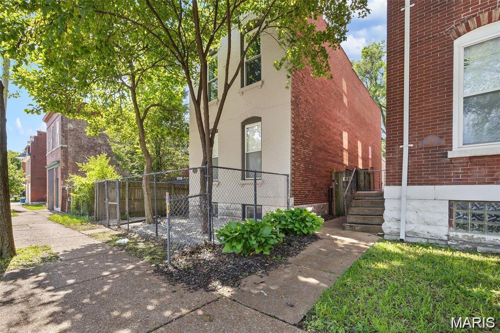 3414 Cherokee Street