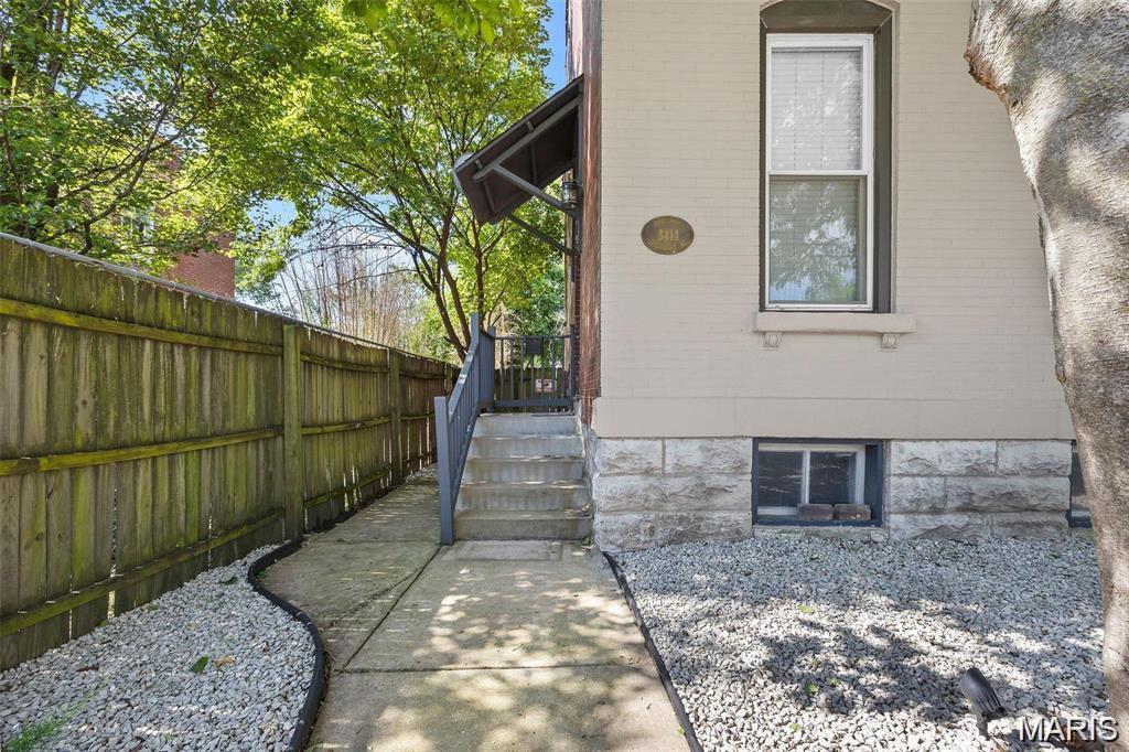 3414 Cherokee Street Property Photo 2