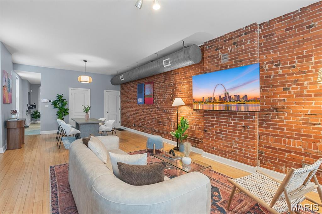 3414 Cherokee Street Property Photo 5