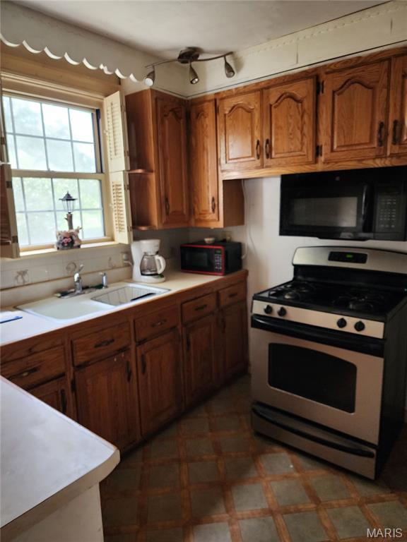 3028 Roland Avenue Property Photo 8