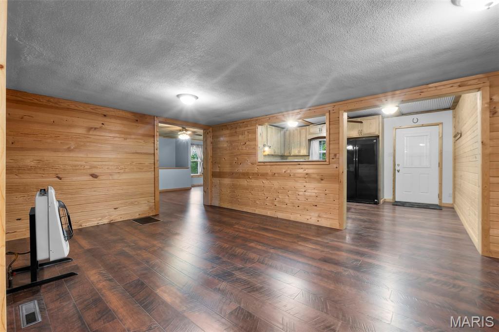 16482 Highway T Property Photo 5
