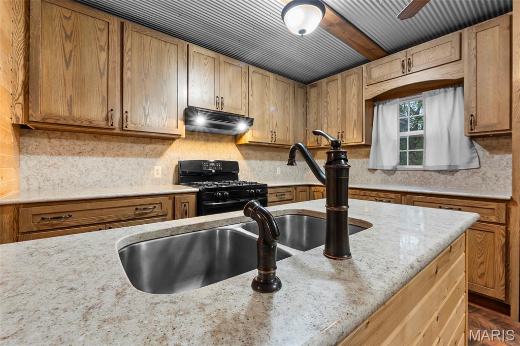 16482 Highway T Property Photo 9