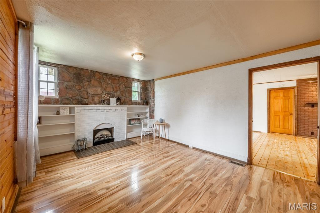 605 Third Street Property Photo 4