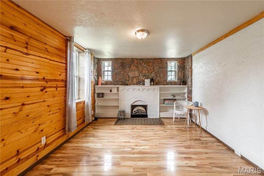 605 Third Street Property Photo 5