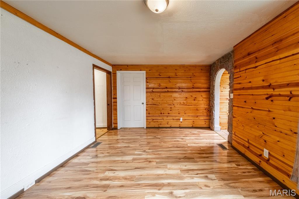 605 Third Street Property Photo 6