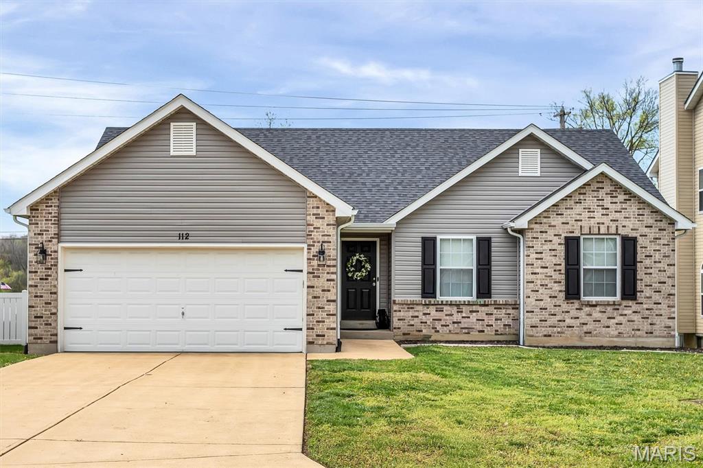 112 Trailing Oak Court Property Photo 1