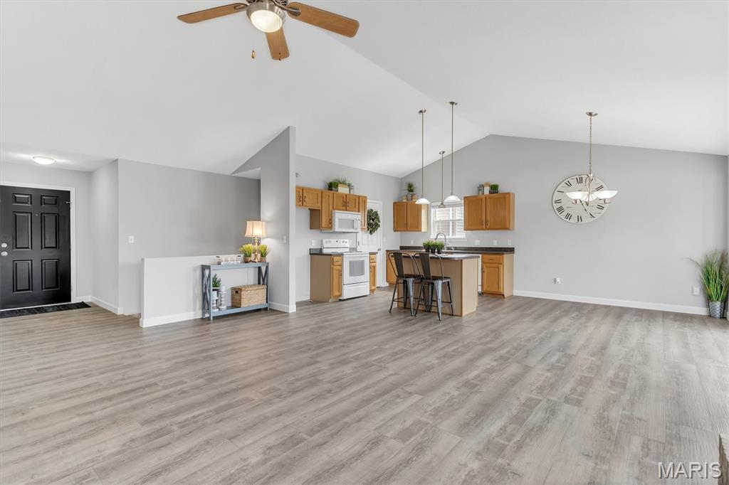 112 Trailing Oak Court Property Photo 26