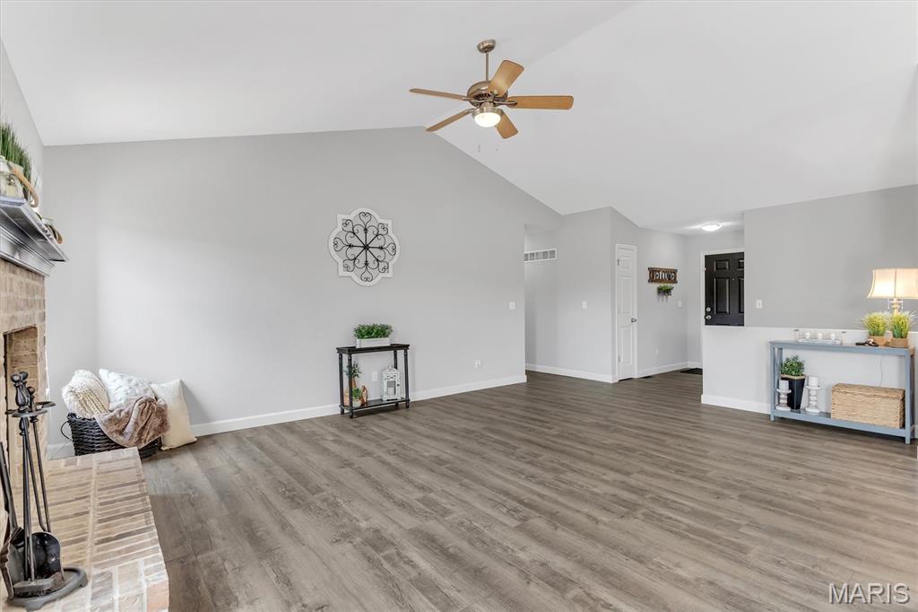 112 Trailing Oak Court Property Photo 27