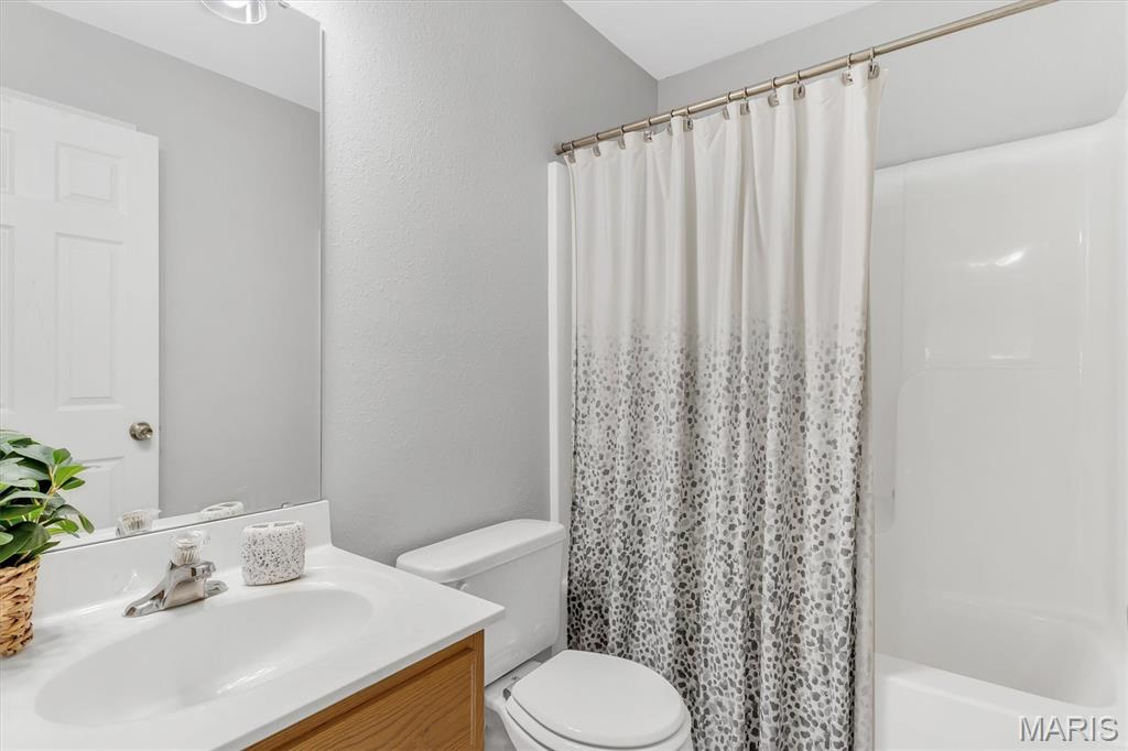 112 Trailing Oak Court Property Photo 49