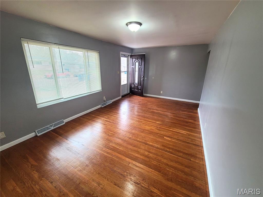26021140 Property Photo 6
