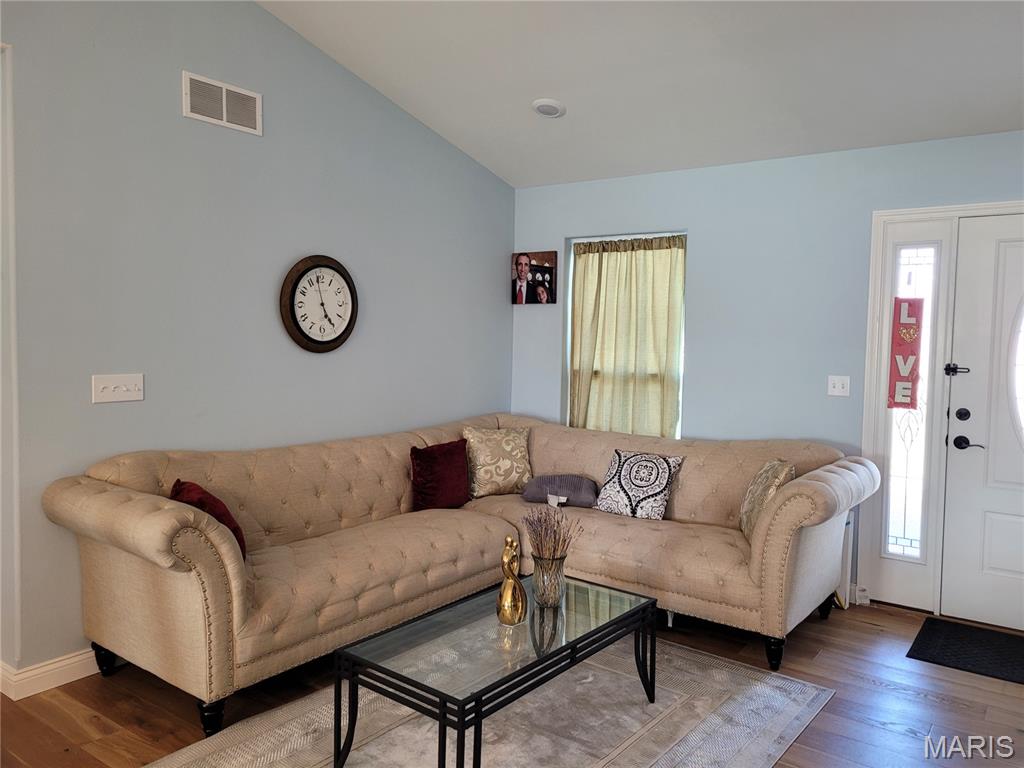 1134 Redwing Court Property Photo 3