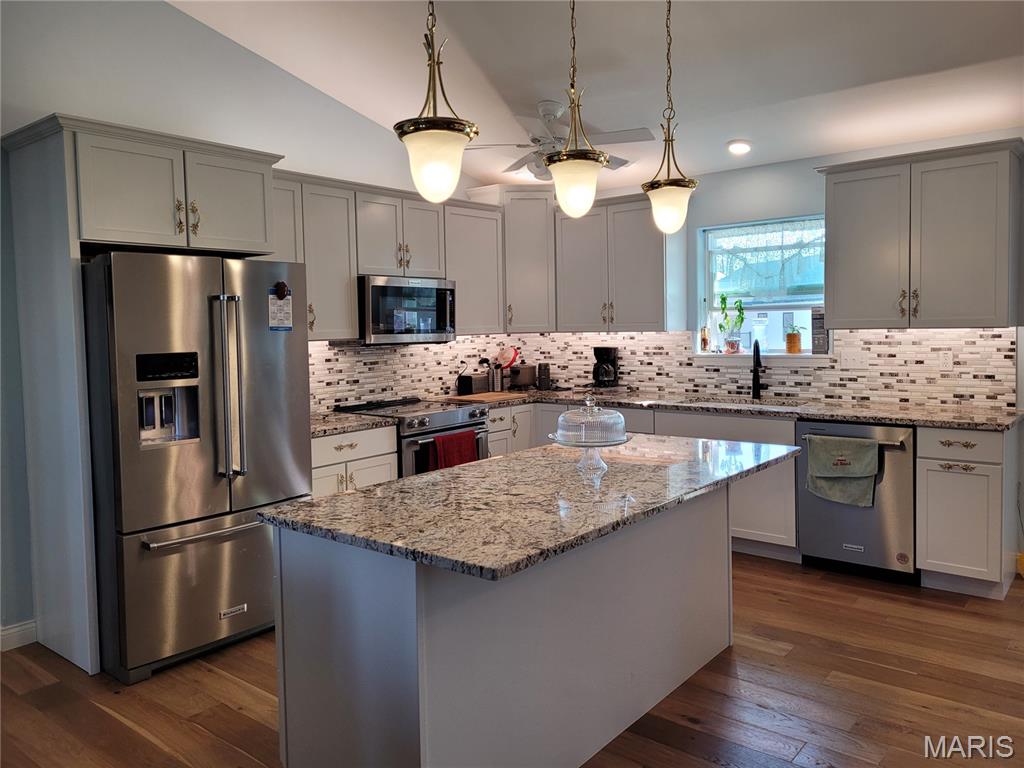 1134 Redwing Court Property Photo 4
