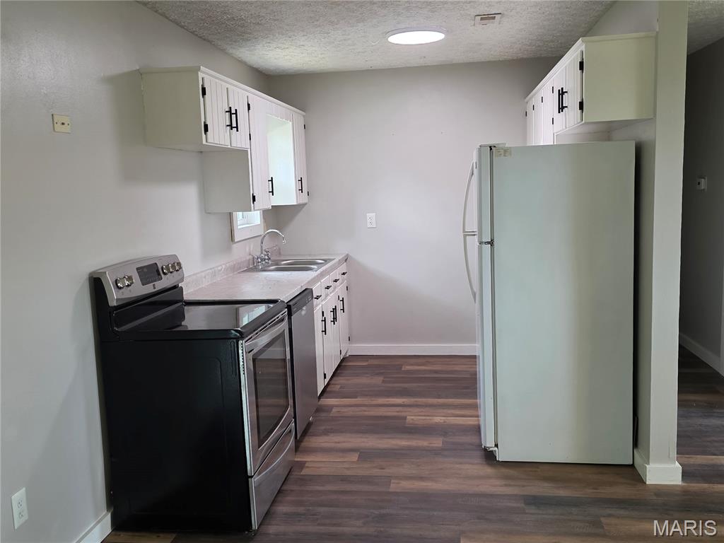 22040 Harlan Lane Property Photo 5