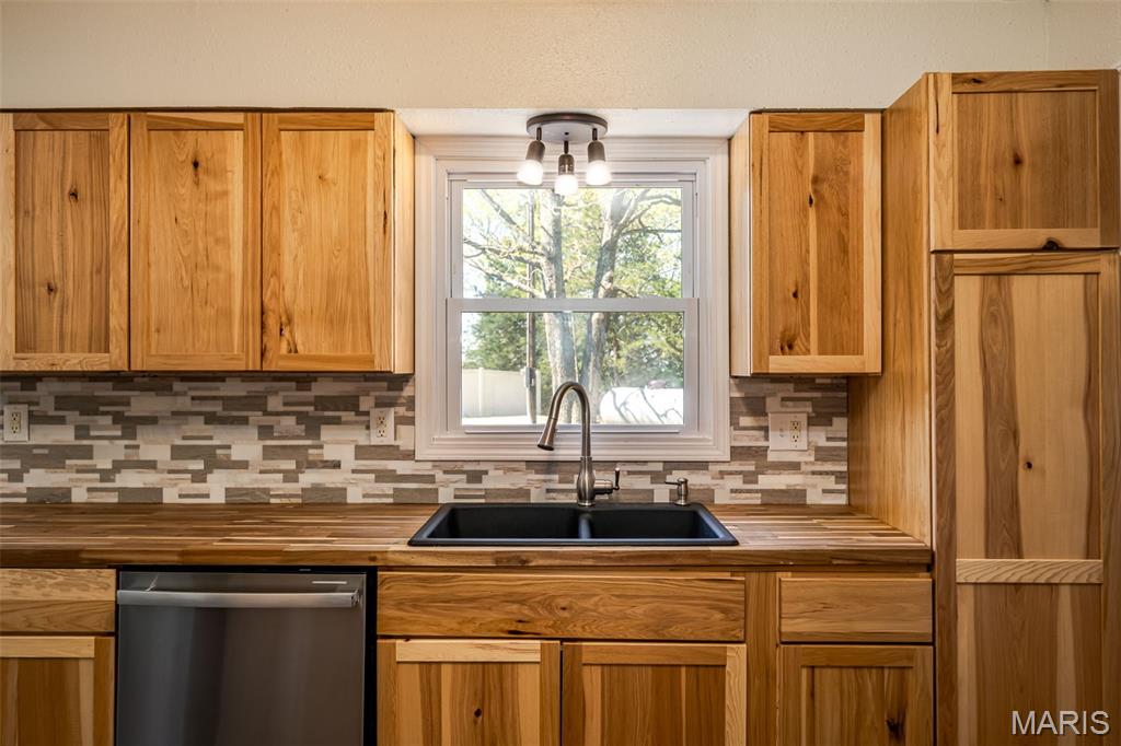 2640 Highway H Property Photo 12