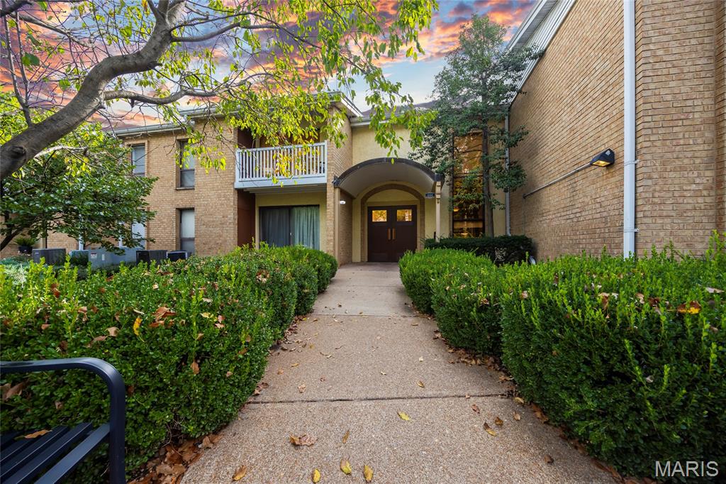 444 N Clay Avenue 3L
