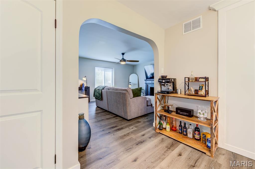 1106 Mona Drive Property Photo 6