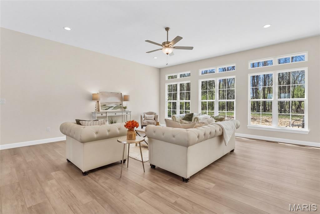 300 Schaper Estates Xing Property Photo 8