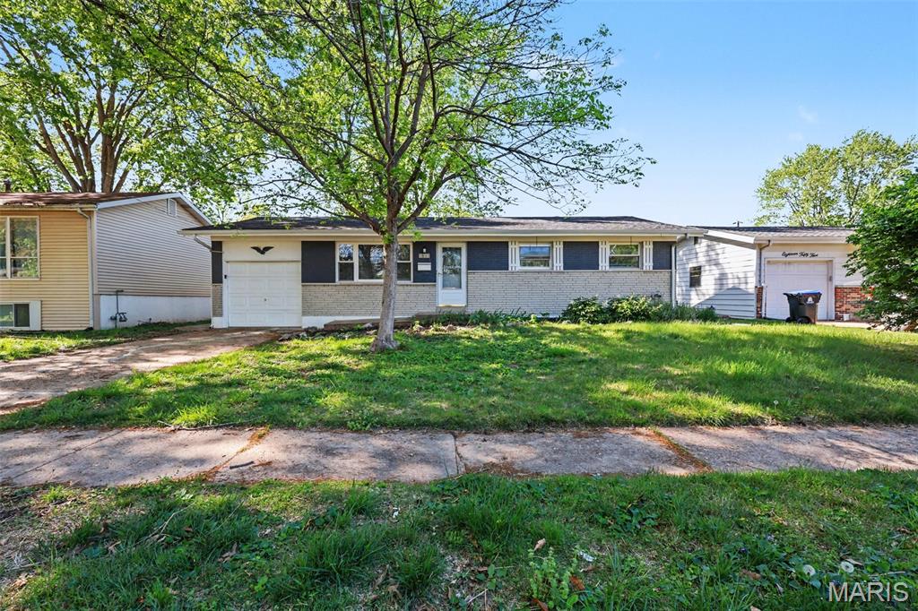 1845 Violet Drive Property Photo 1