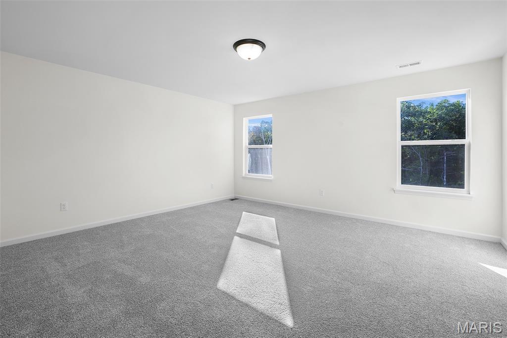 225 Heroes Way Property Photo 2