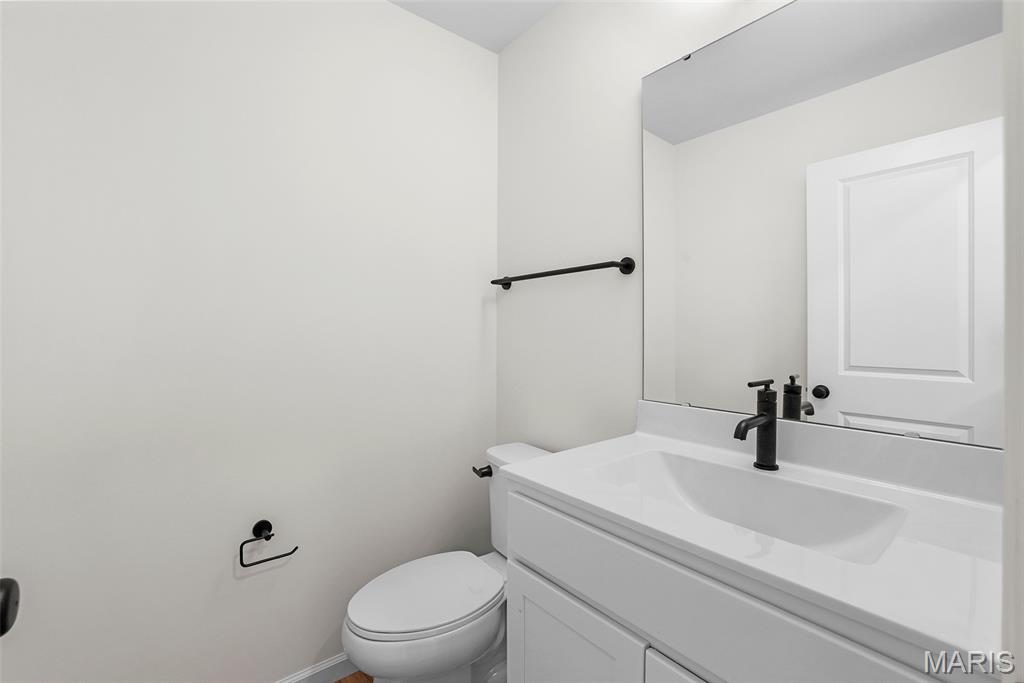 225 Heroes Way Property Photo 6