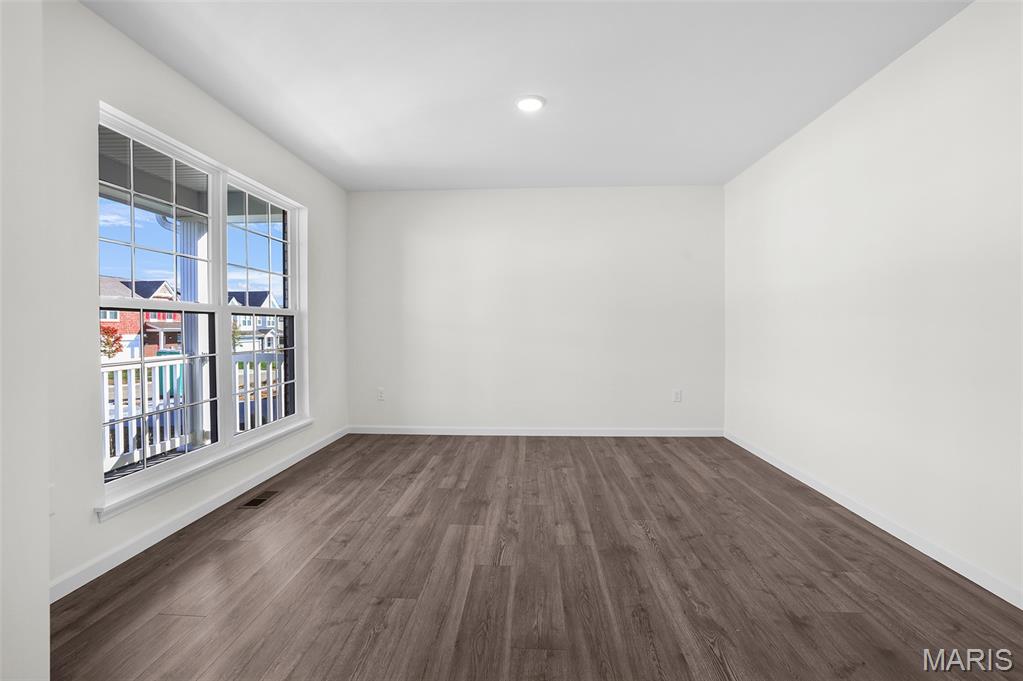 225 Heroes Way Property Photo 23