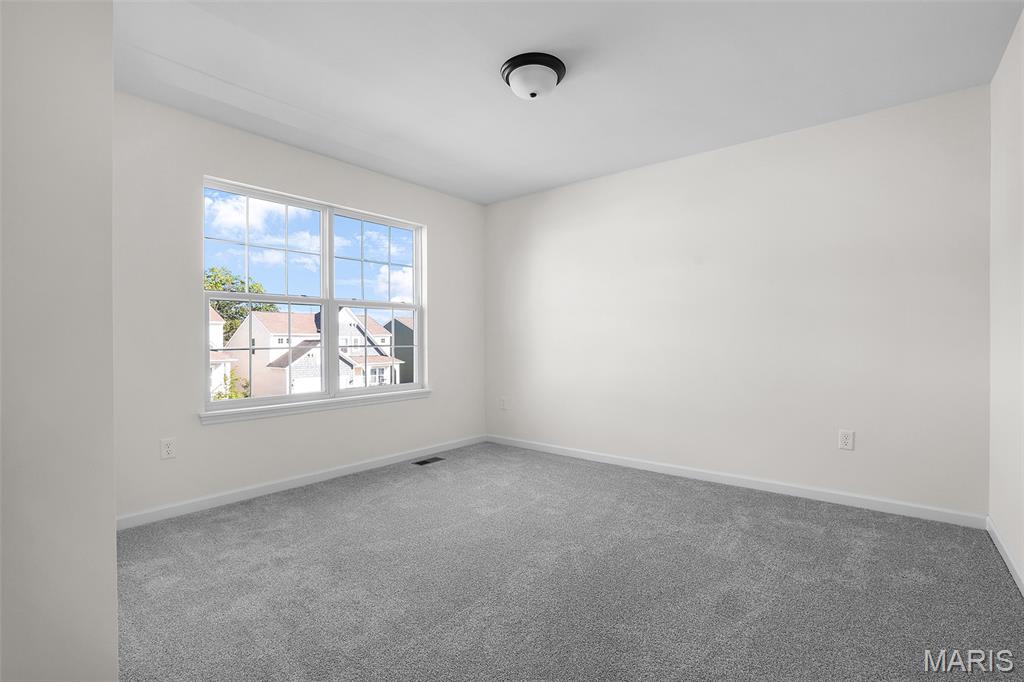 225 Heroes Way Property Photo 27