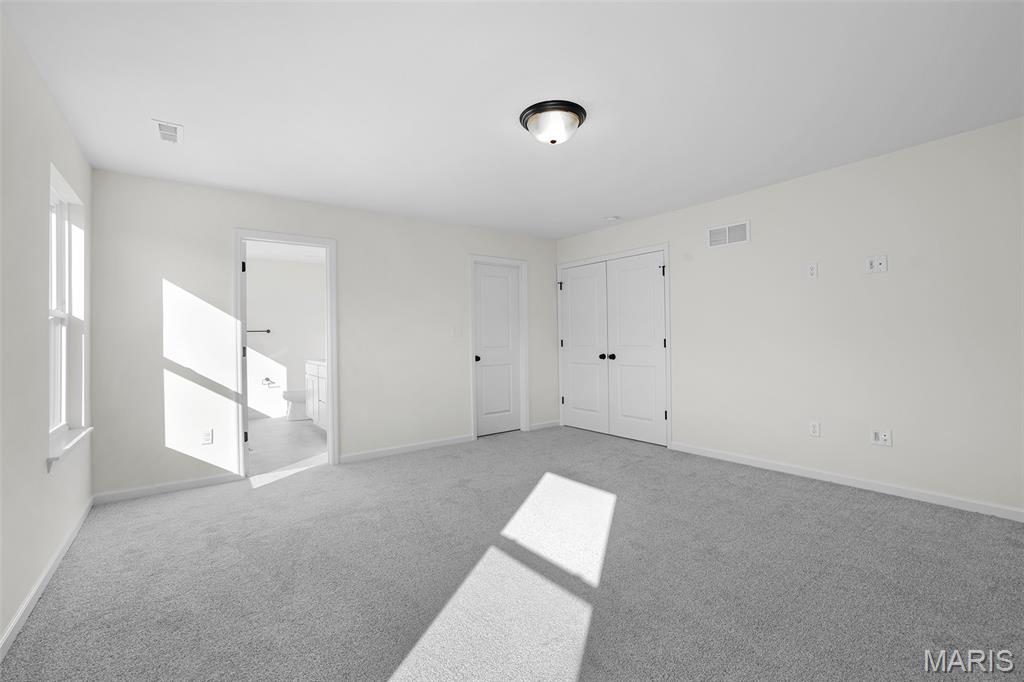 225 Heroes Way Property Photo 28