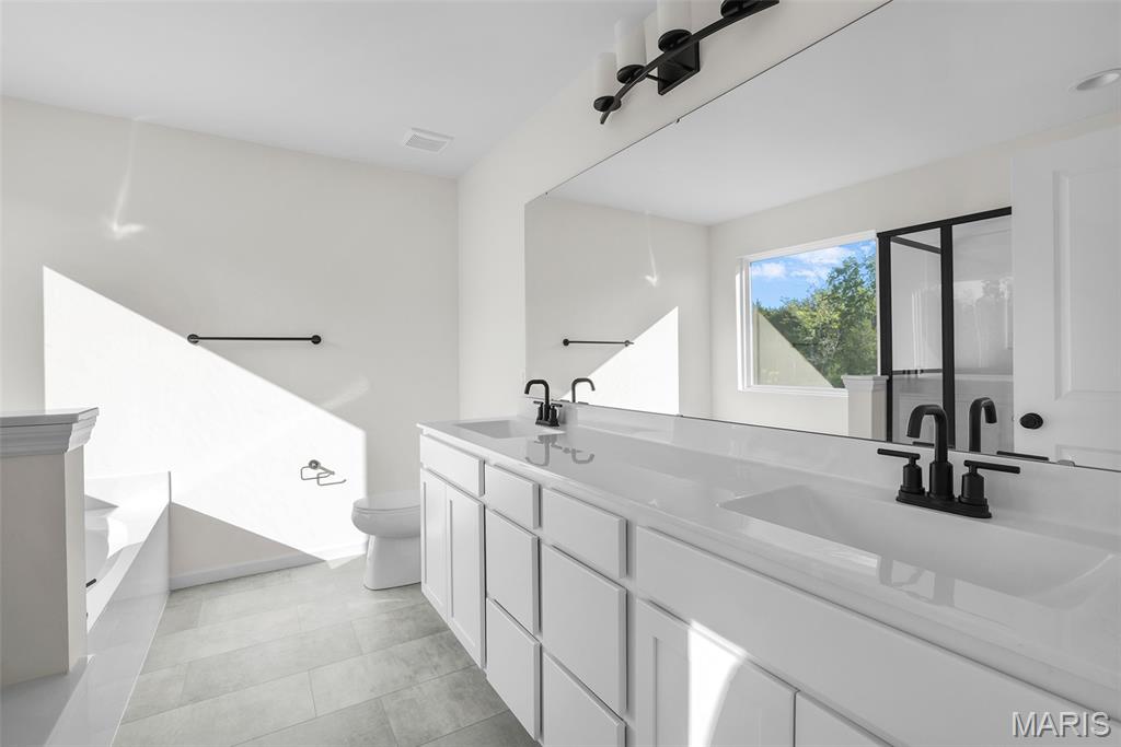225 Heroes Way Property Photo 29
