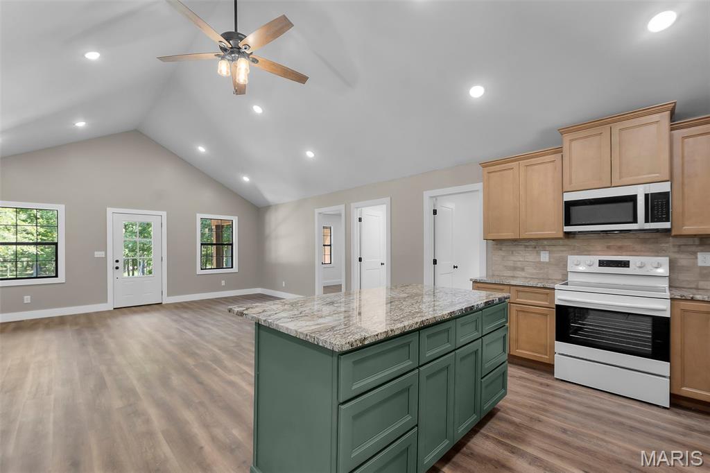 17097 State Highway H Property Photo 23