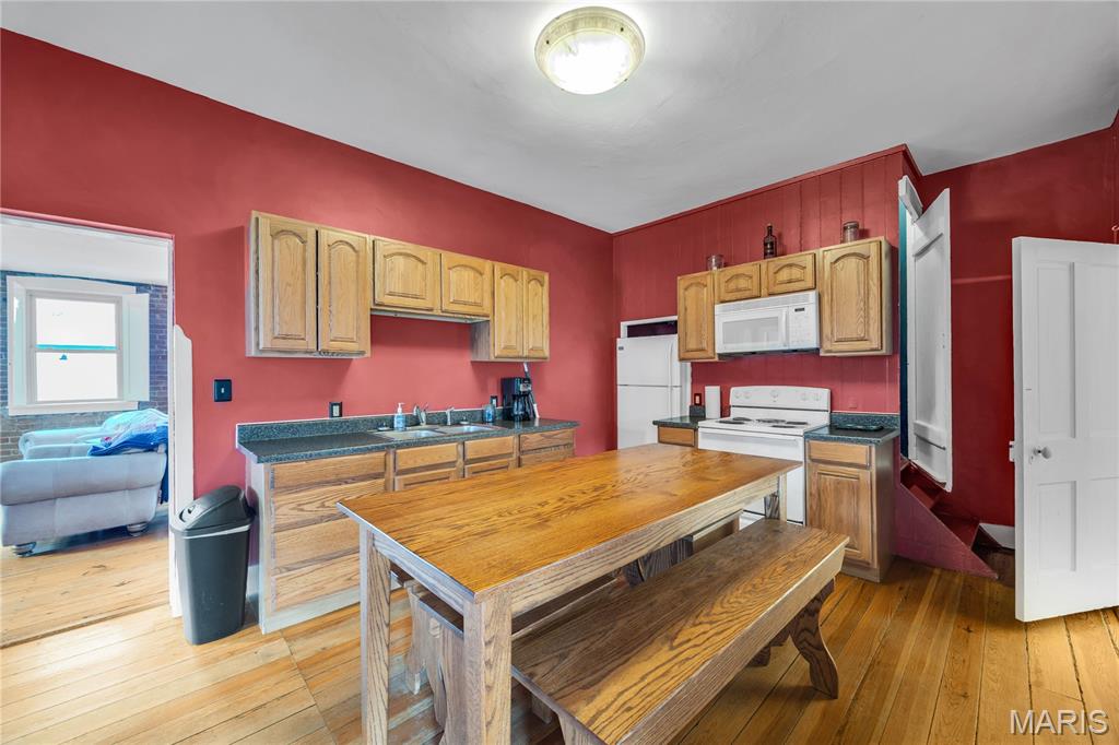 117 E 5th Street Property Photo 6