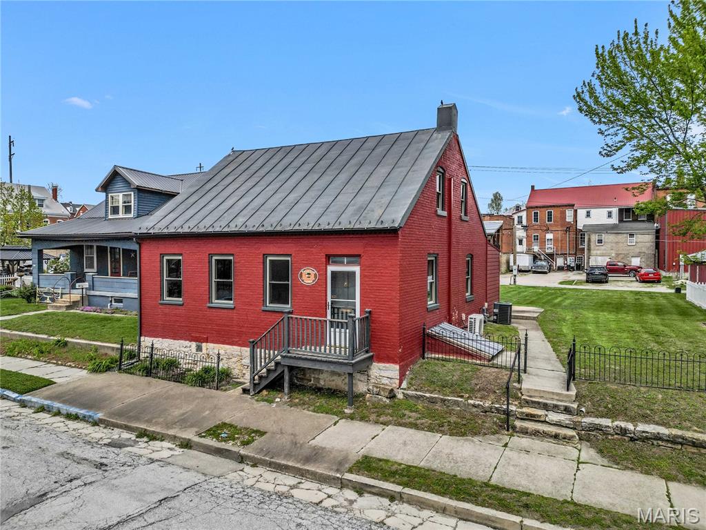 117 E 5th Street Property Photo 34