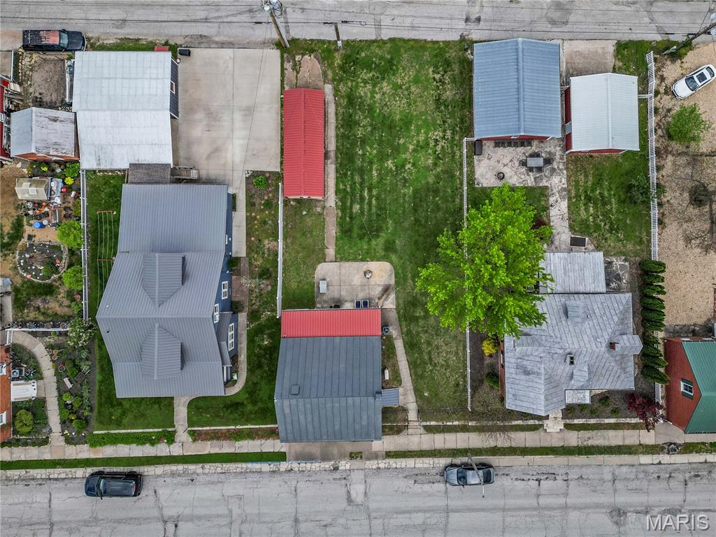 117 E 5th Street Property Photo 36