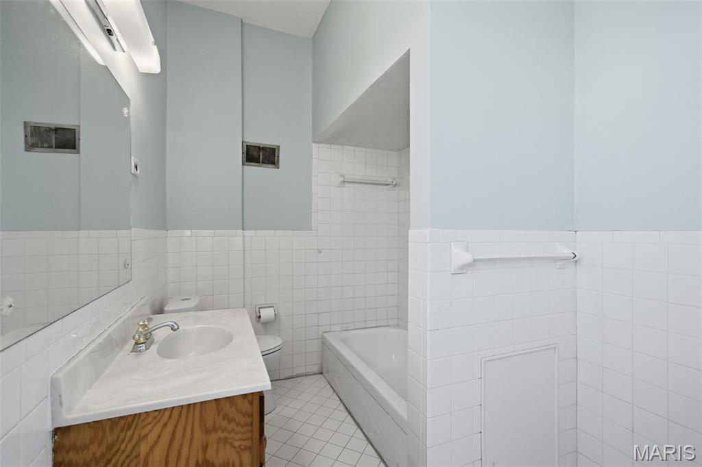 807-809 Meramec Station Road Property Photo 24