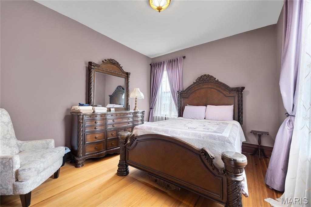 121 E 5th Street Property Photo 8