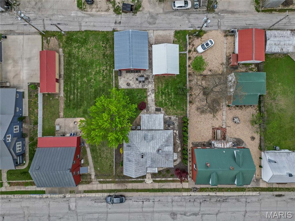 121 E 5th Street Property Photo 38