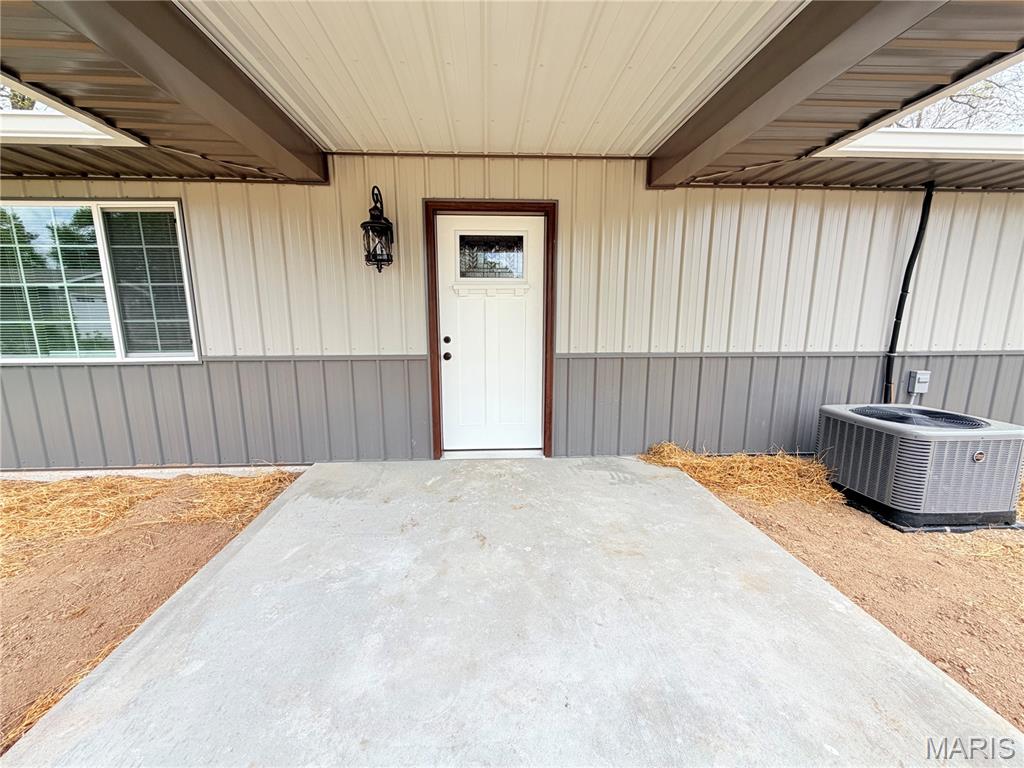 211 Maple St Property Photo 16
