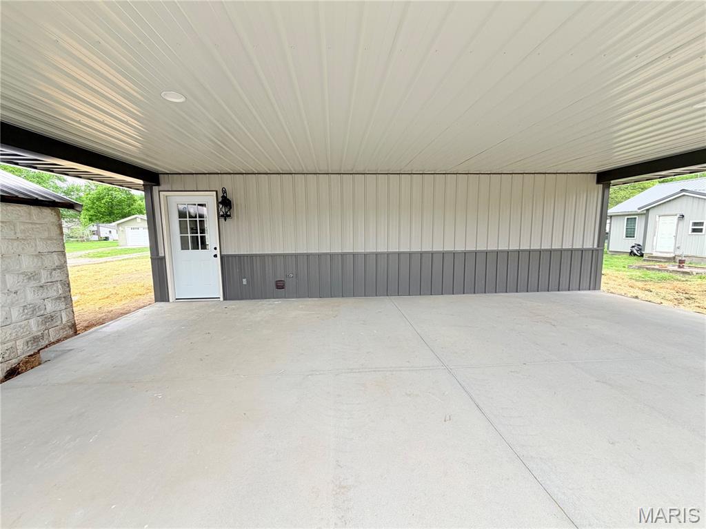 211 Maple St Property Photo 19