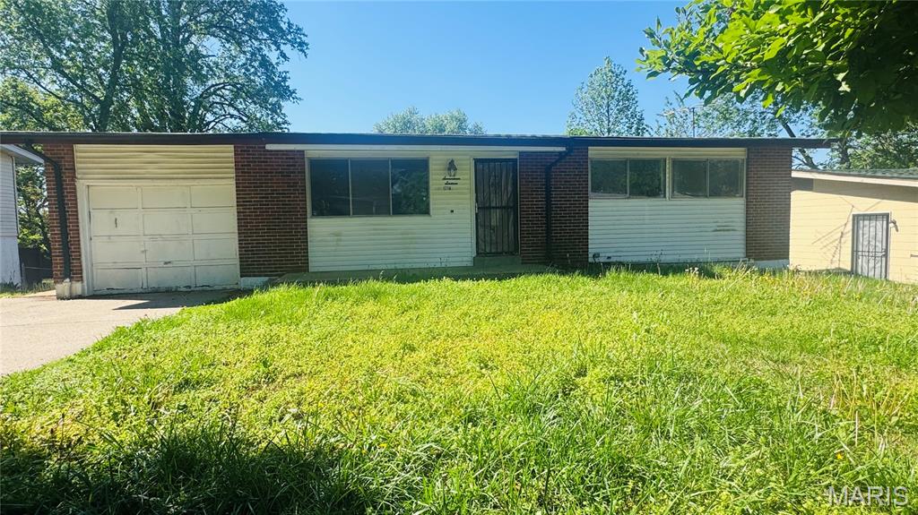 1716 Hudson Road Property Photo 1